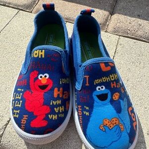 Sesame Street Kids Slip-On Sneakers with Elmo & Cookie Monster - Blue/Red/Orange